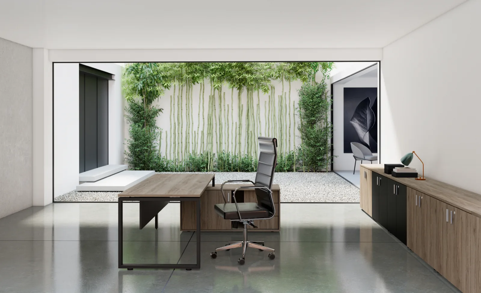 Puesto gerencial con pantalla colgante con credenza